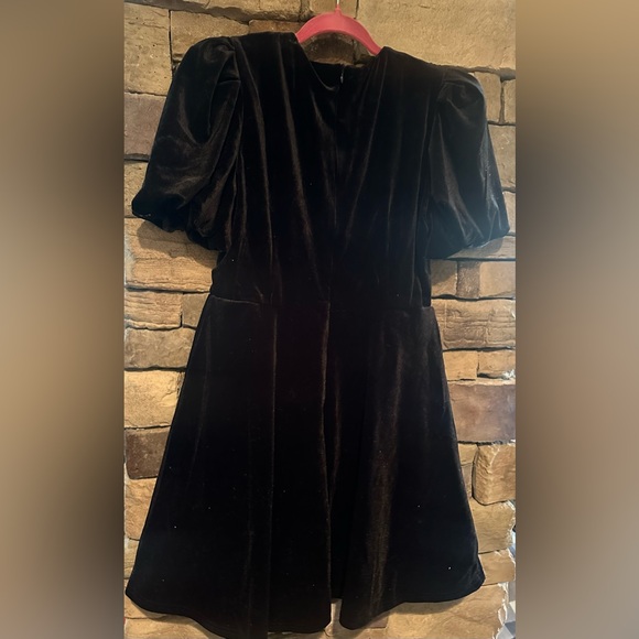 NWT Mainstrip Elegant Black Velvet Mini Dress with Bow Accents! SZ Lg - Picture 6 of 10
